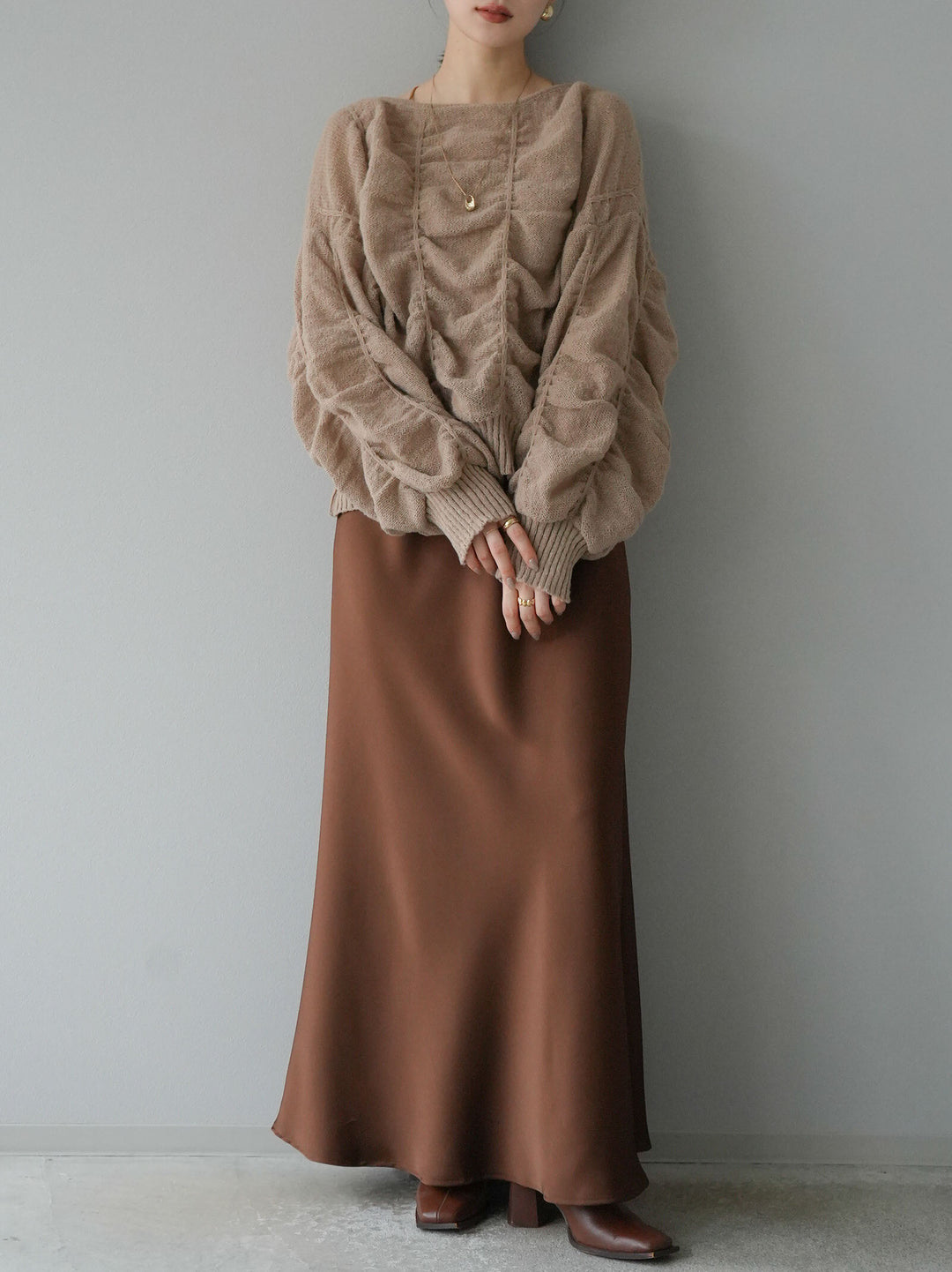 [予約]バックオープンシャーリングニットプルオーバー/グレージュ