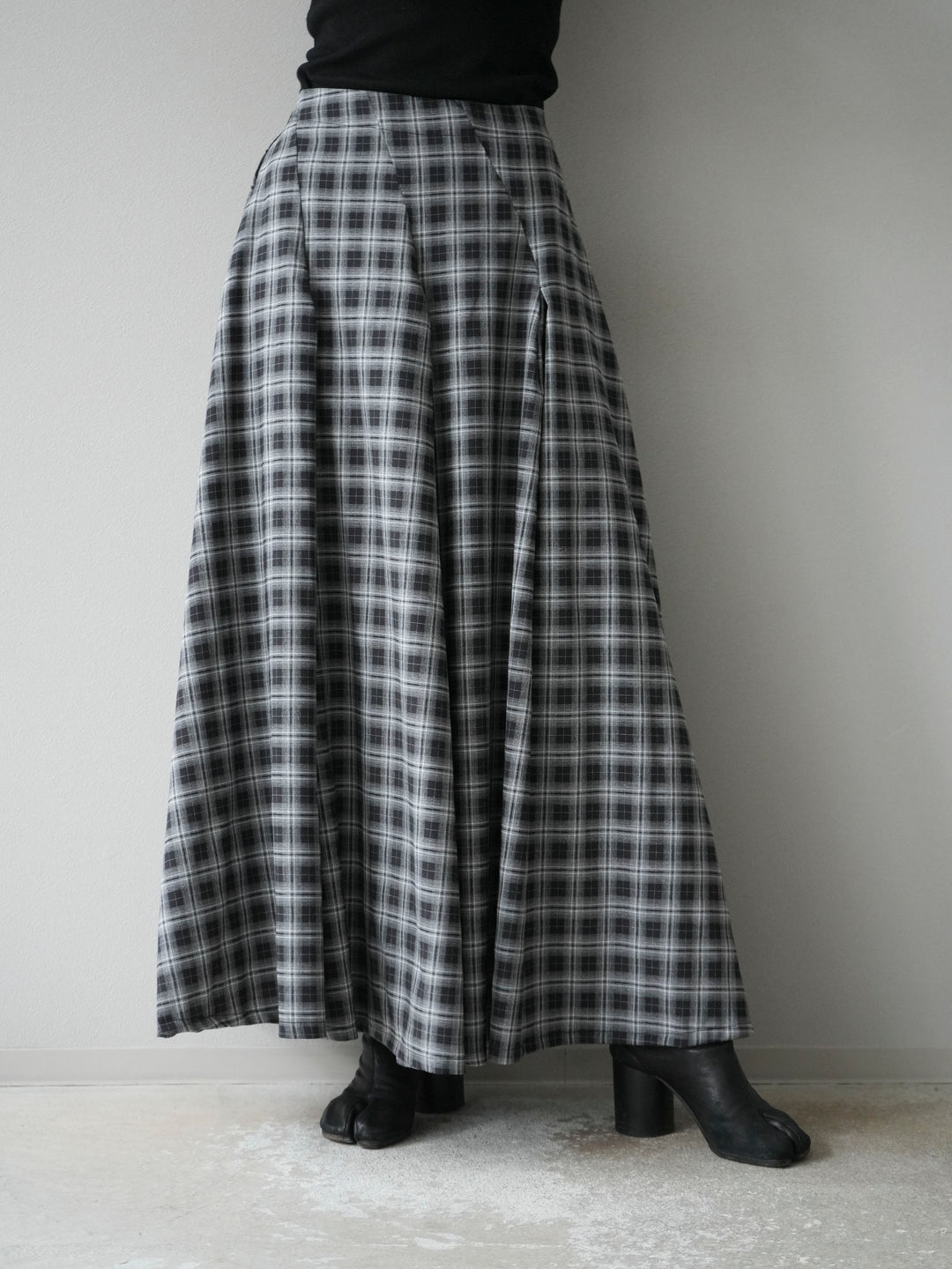 [予約]チェックタックフレアロングスカート/ ブラック