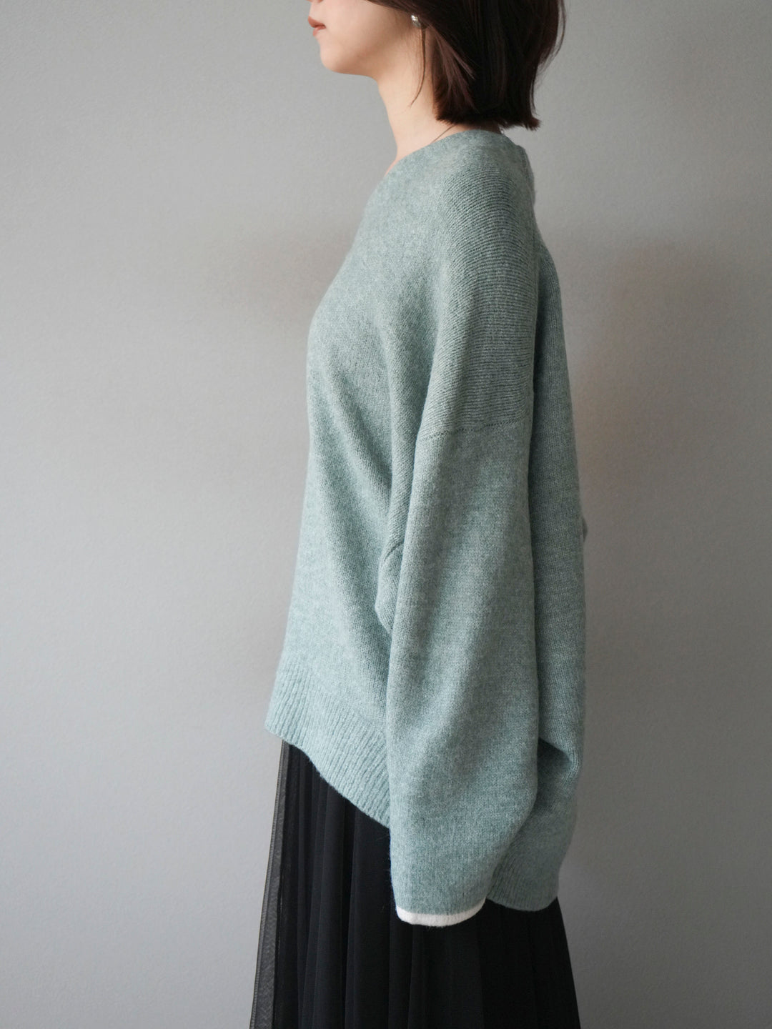 【預購】V領撞色袖針織套頭衫/薄荷綠