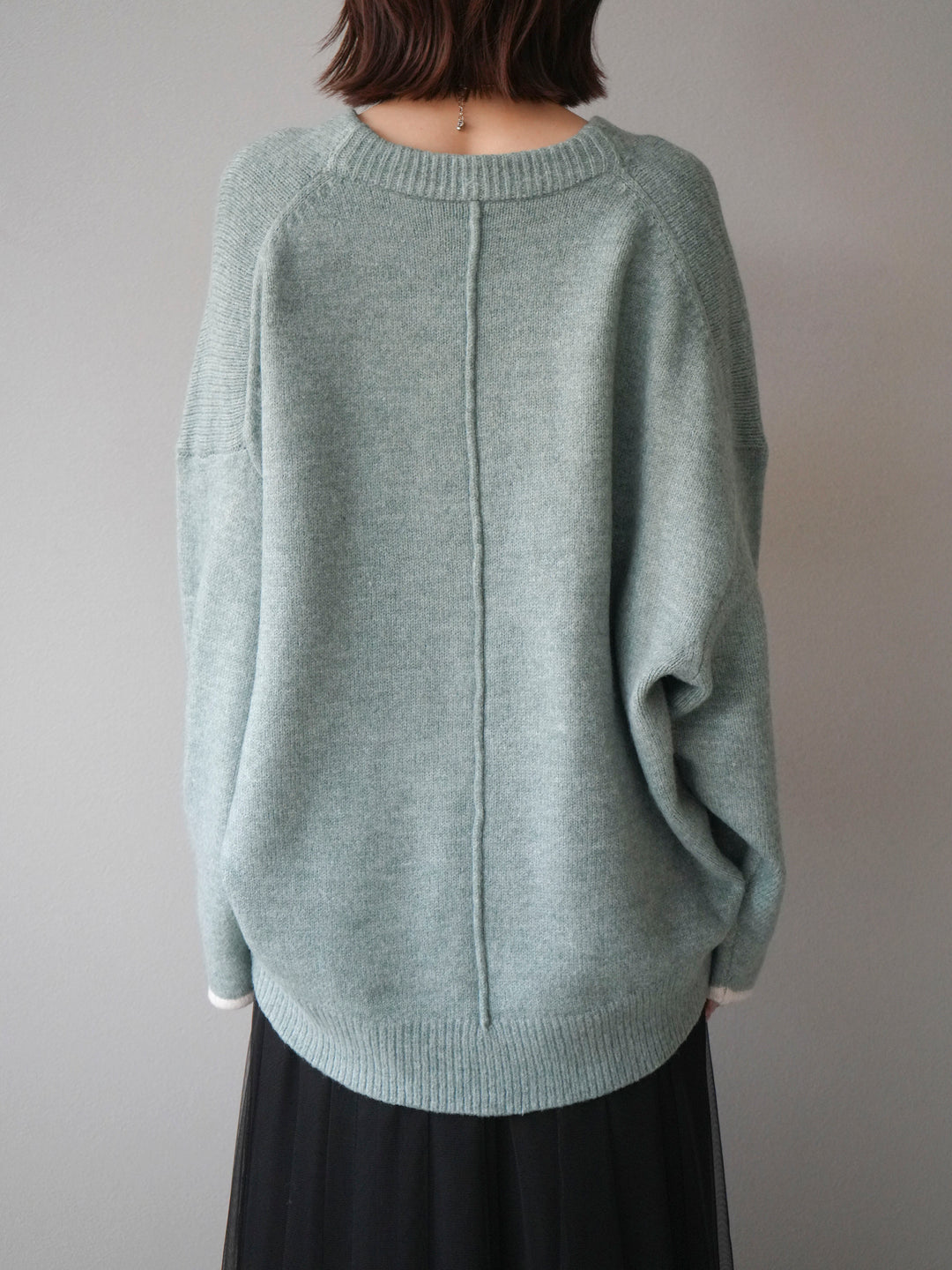 【預購】V領撞色袖針織套頭衫/薄荷綠