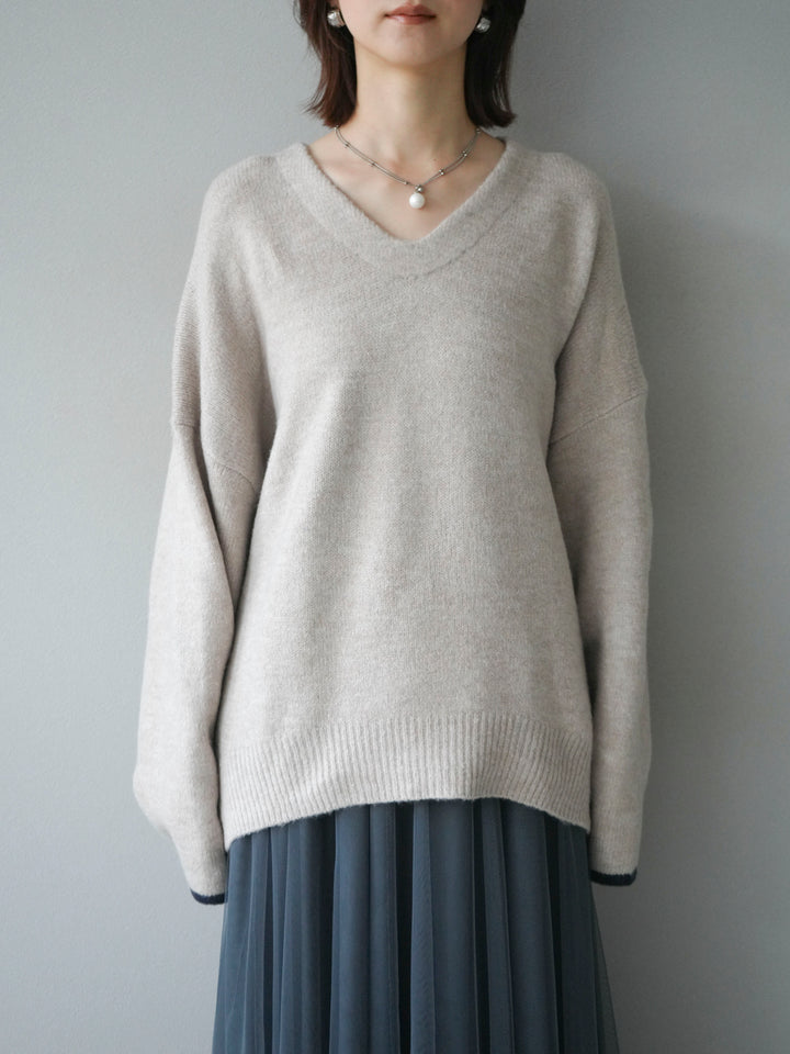 【預購】V領拼色袖針織套頭衫/米色