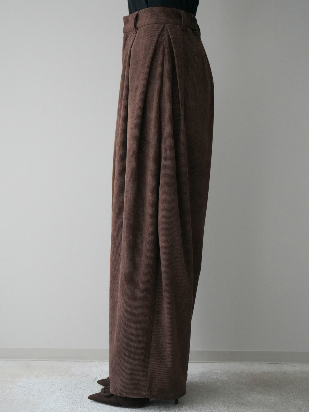 [予約]コーデュロイサイドタックコクーンパンツ/brown