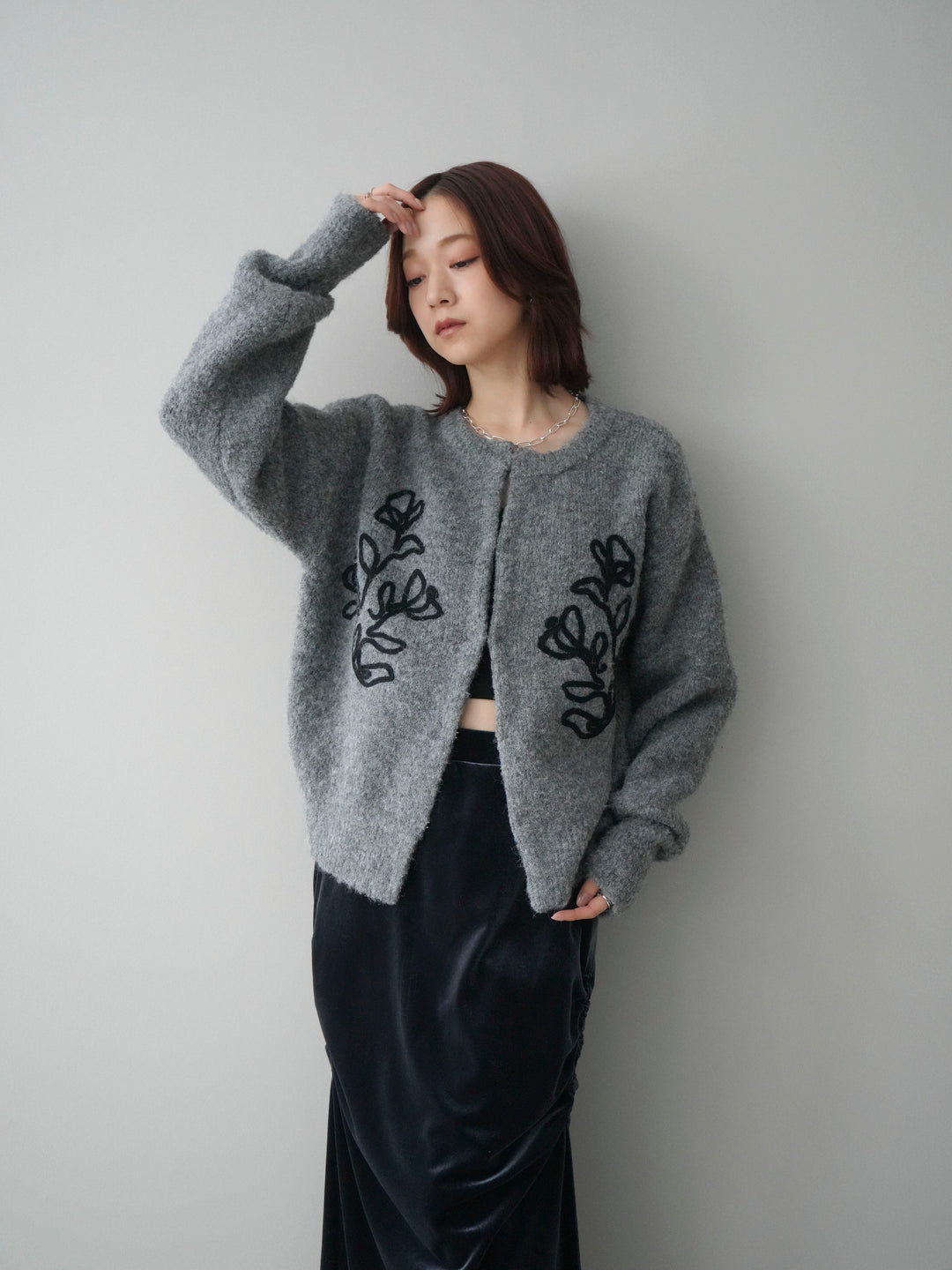 [SET]テープ刺繍ホック開きブークレニットカーディガン+選べるアクセセット(2set)