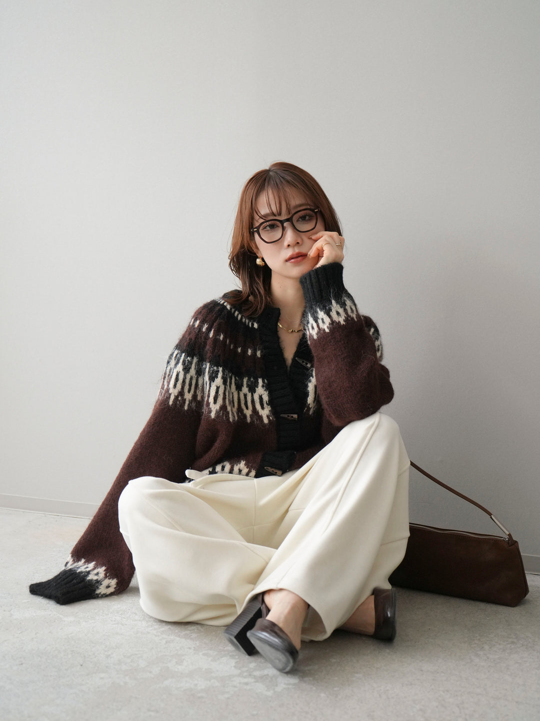 [SET]トグルボタン求心柄ニットカーディガン+ウエストベルトカーブラインスエットパンツ(2set)