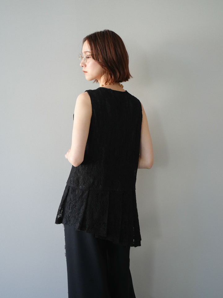 [予約]アシンメトリーレースプリーツベスト/black