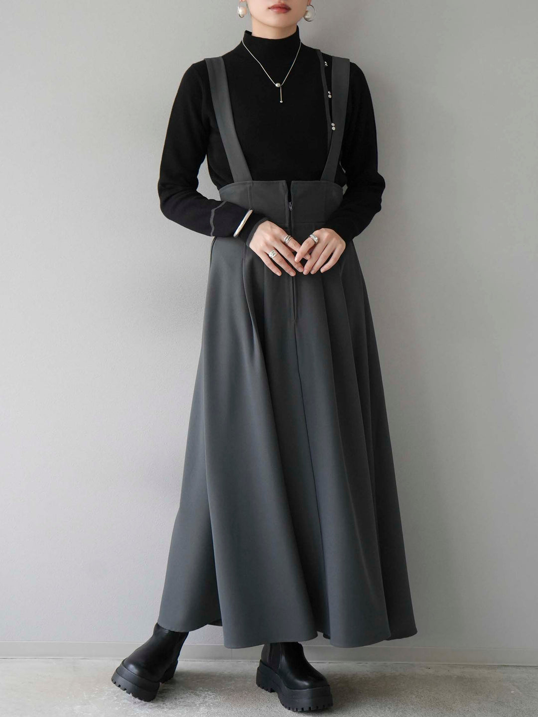 [予約]ボトルネック配色デザインボタンニットトップス/ブラック