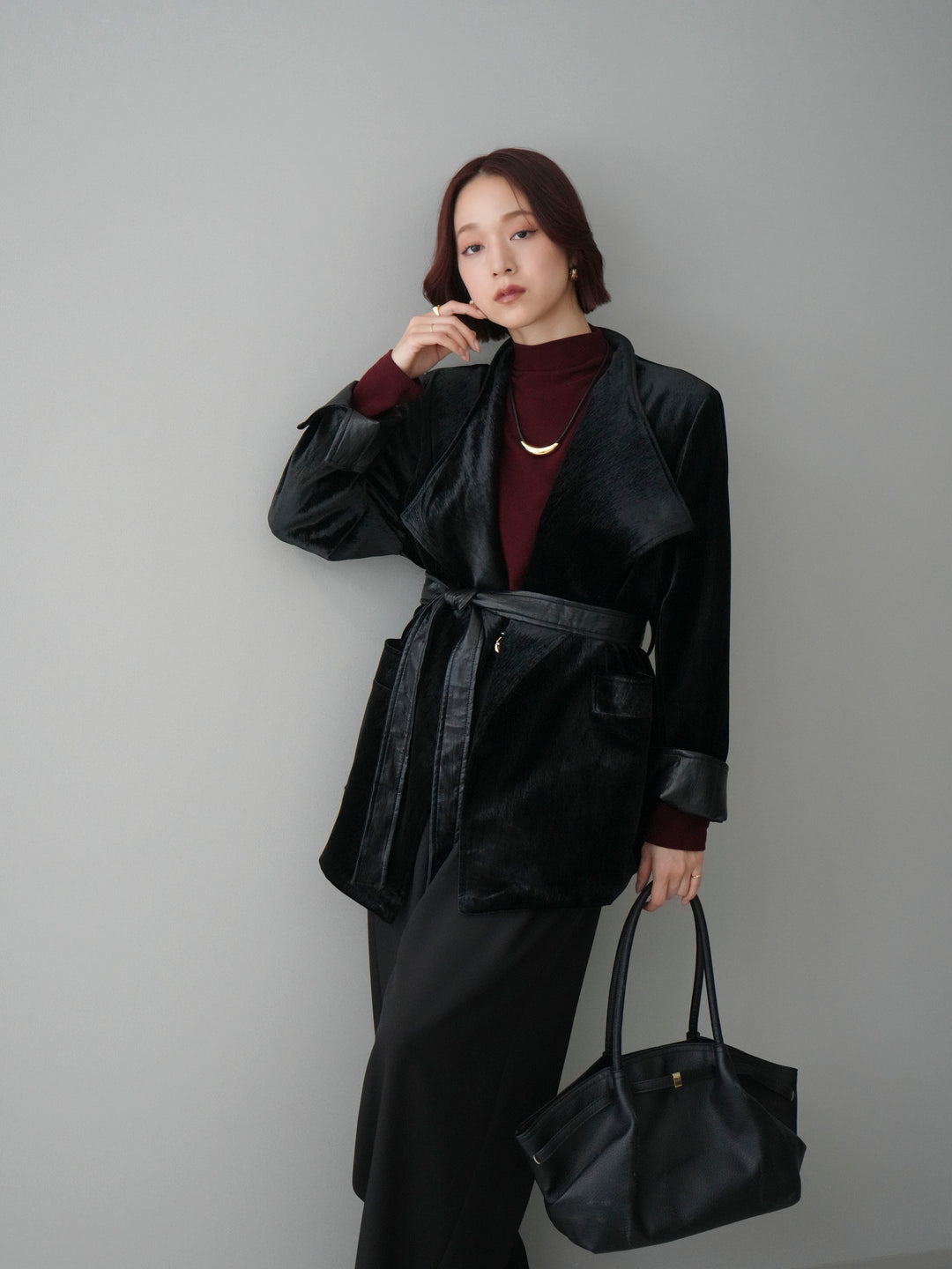 【套裝】絲絨禮服外套+小領墊肩磨毛上衣+腰帶環設計闊腿褲（三件套）