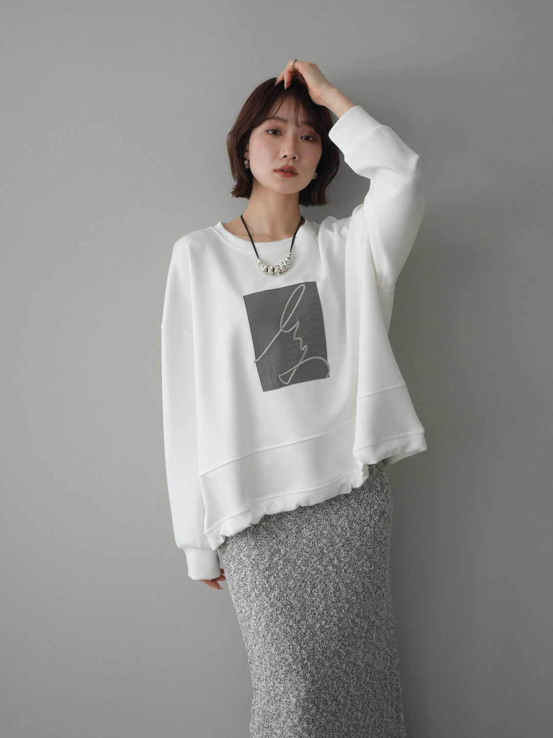 [予約]ライトポンチ刺繍ロゴプルオーバー/white