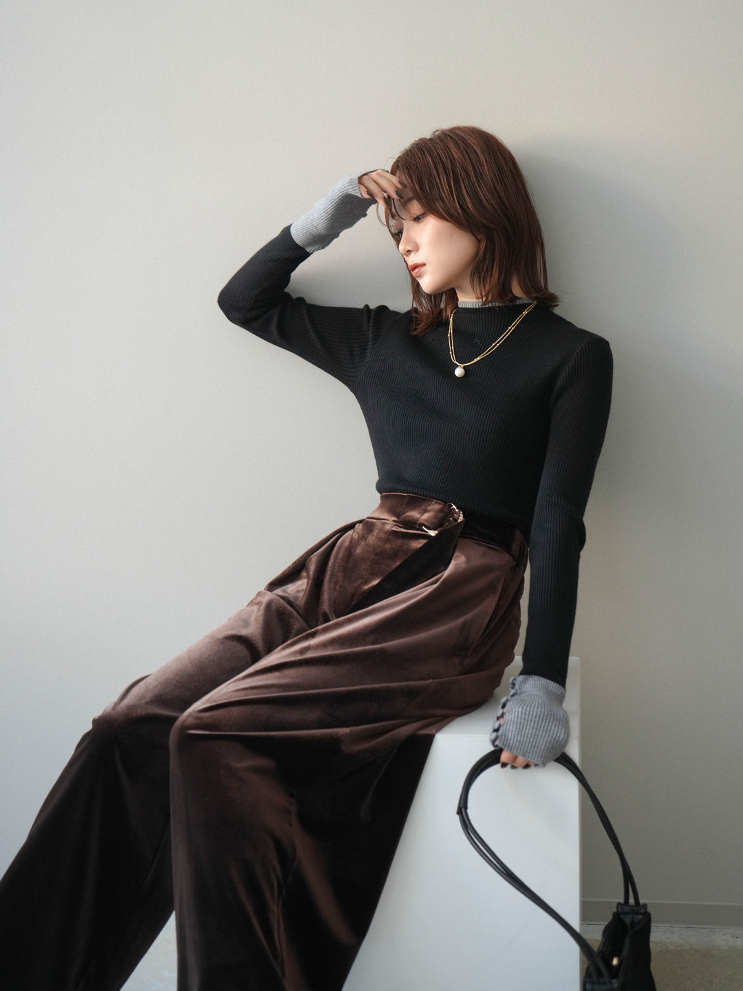 [予約]袖ボタンハイネック配色リブニットトップス/black