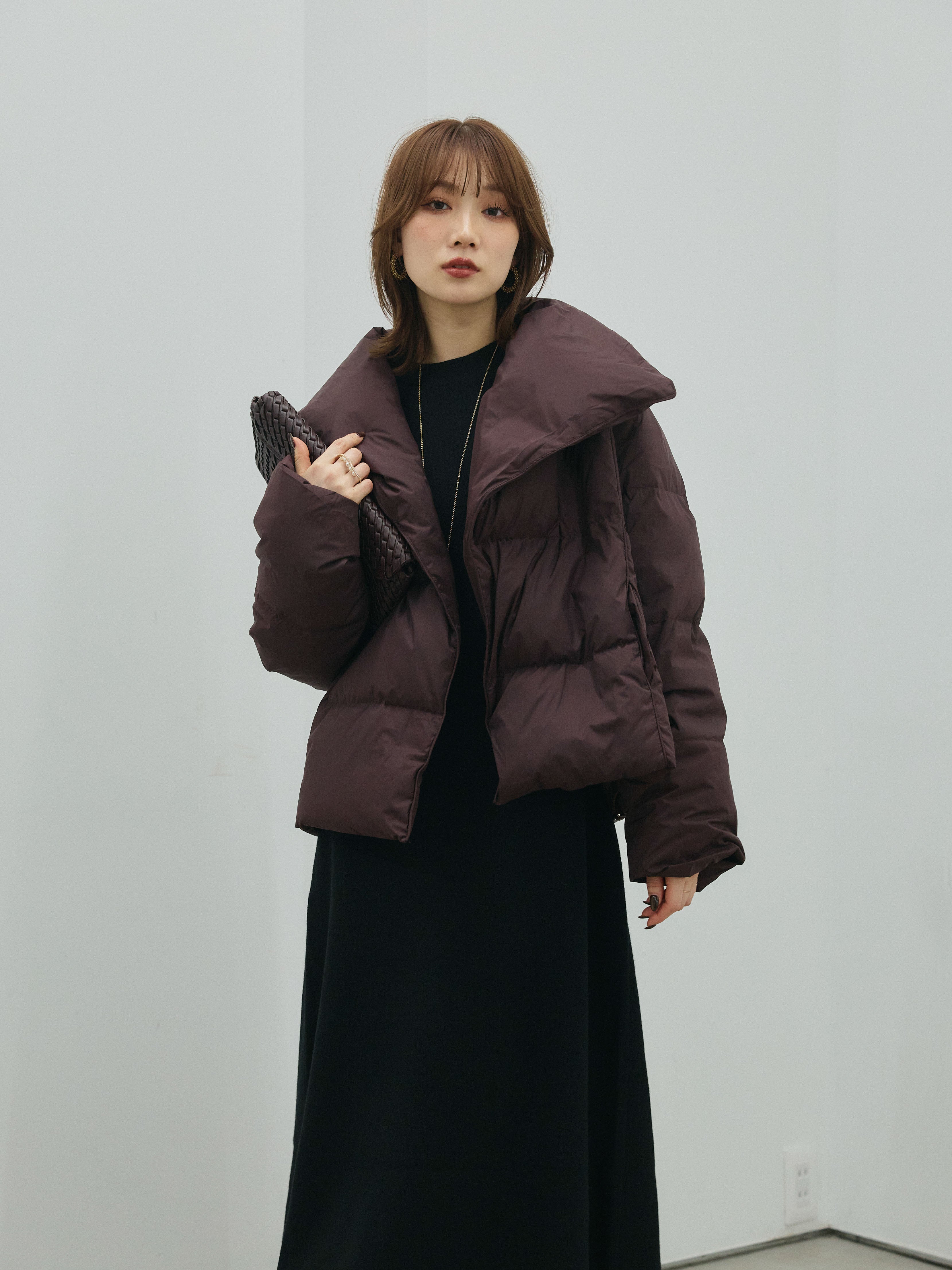 Allure】[SET]バックオープンニットワンピース+スタンドカラーダウン
