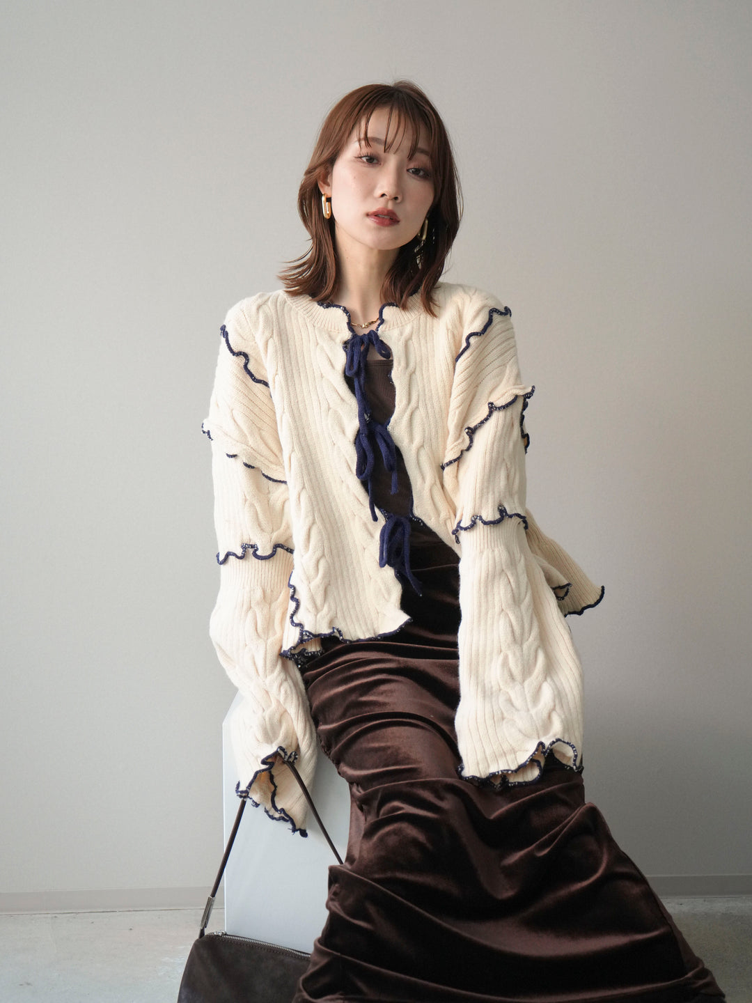 [SET]フロントリボン配色メローニットカーディガン+ギャザーベロアスカート(2set)