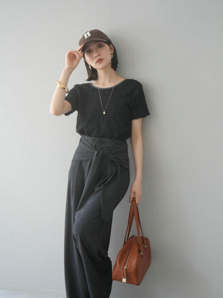 【預購】同色系滾邊蓬鬆剪裁上衣/黑色