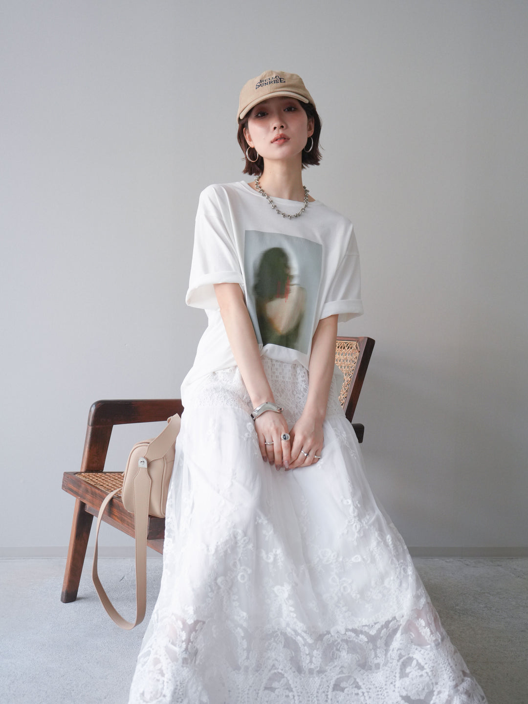 [SET]ブラーアートフォトTシャツ+シアーレースマキシスカート(2set)