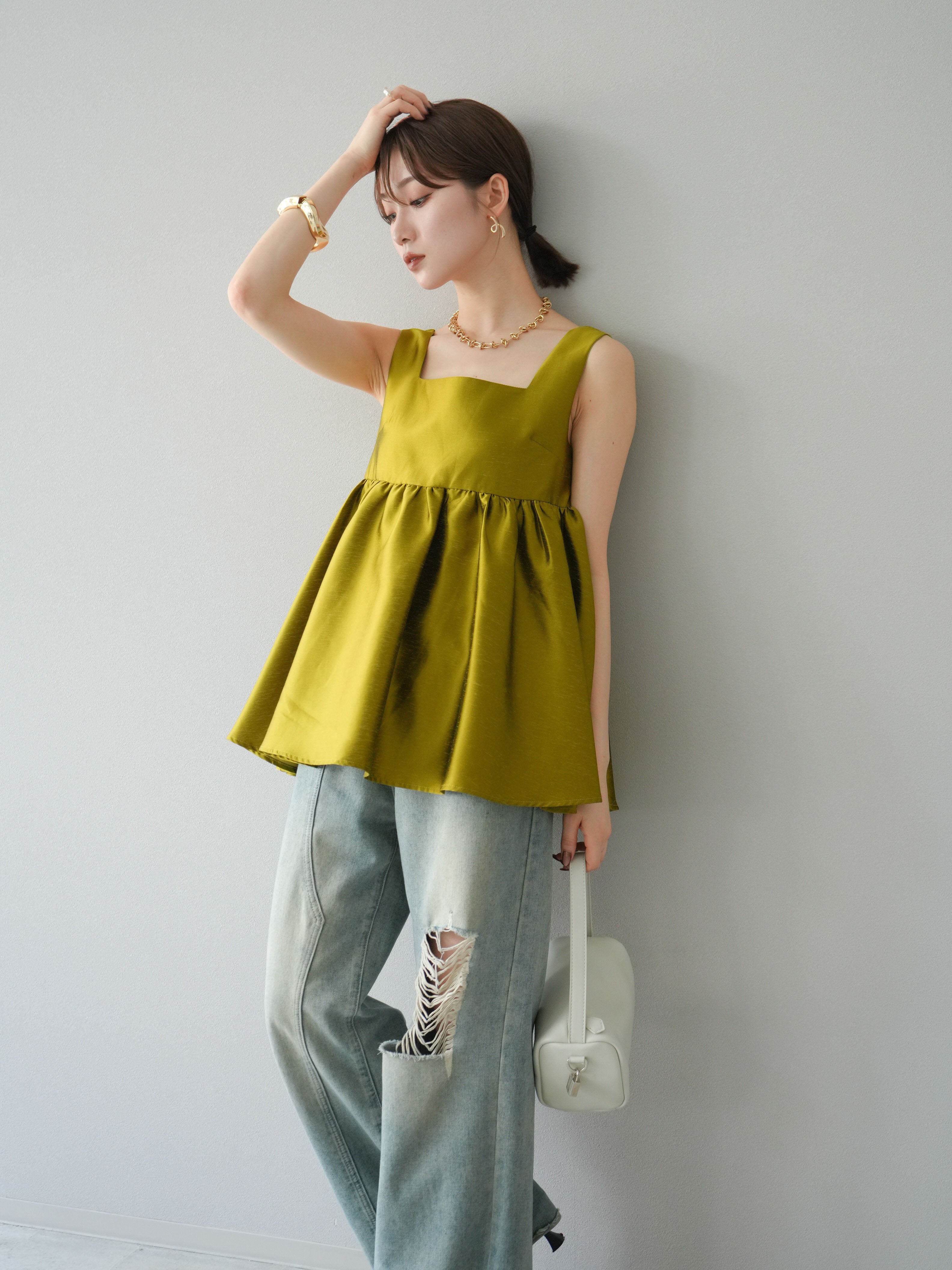 トップス Rene38 予約]サテンフレアノースリーブトップス/グリーン – Lumier