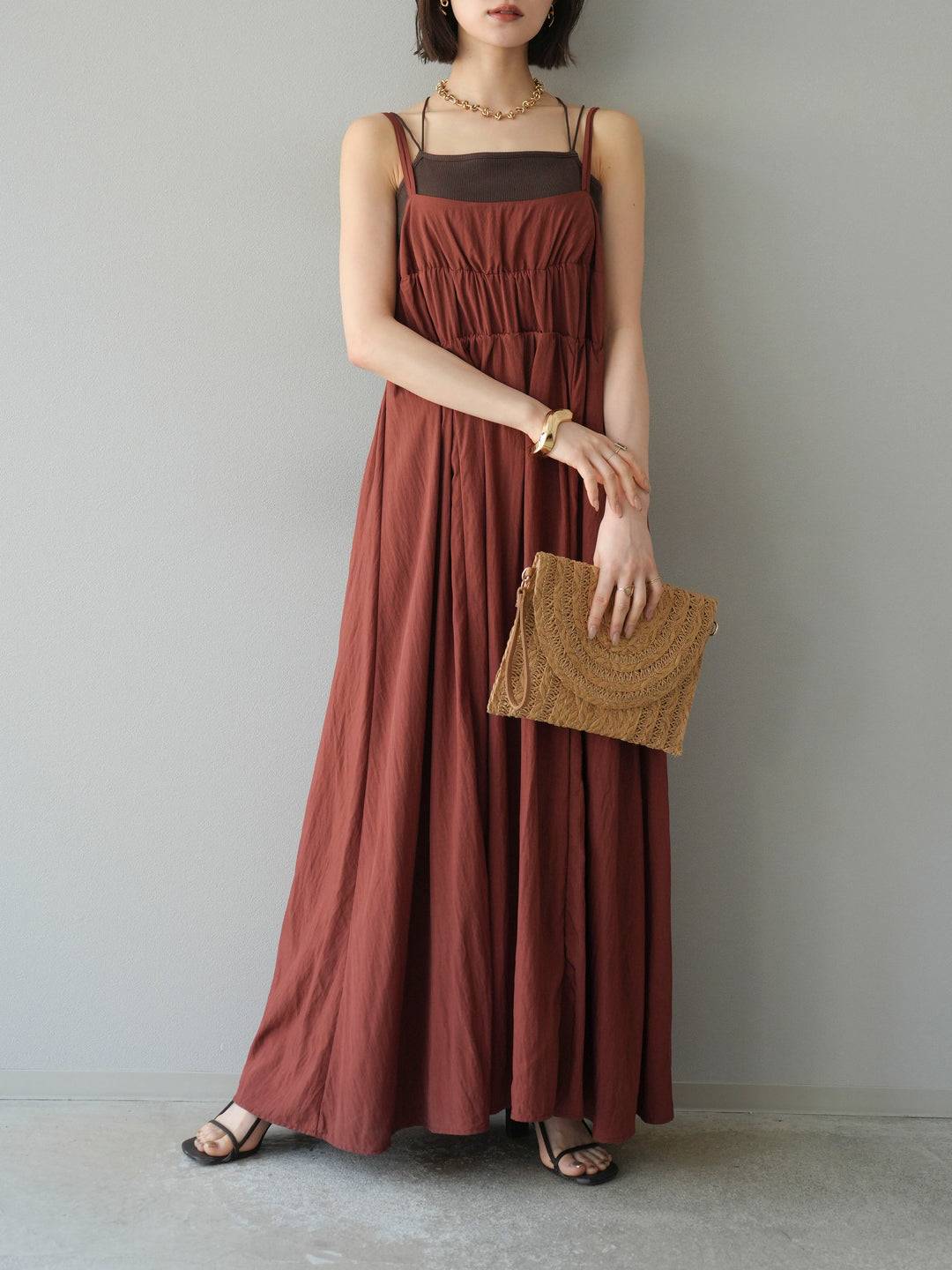 [SET]レーヨンシャーリングキャミワンピース+カップ付きバッククロスキャミソール(2set)