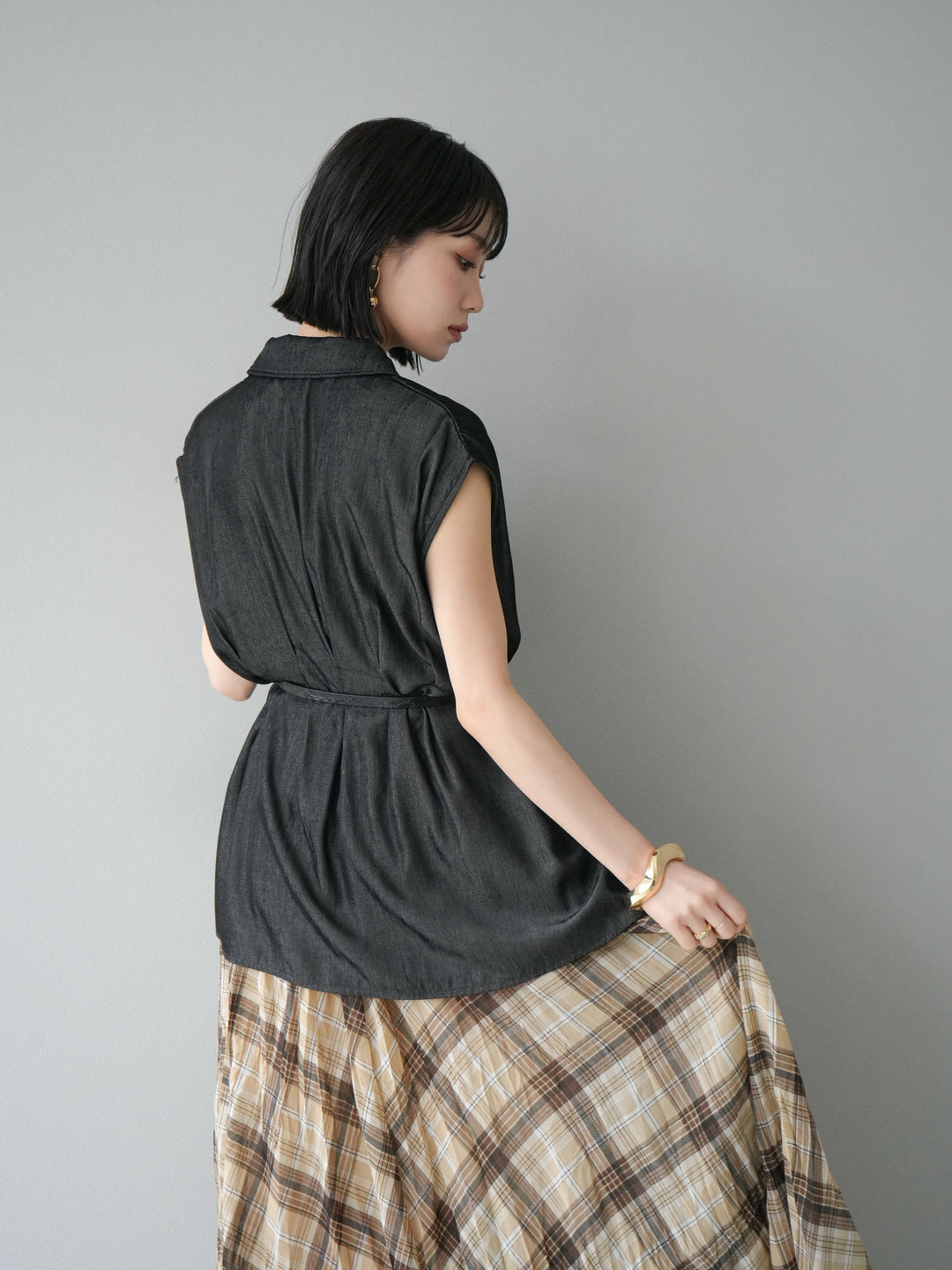 【預訂】天絲牛仔收腰無袖上衣/黑色