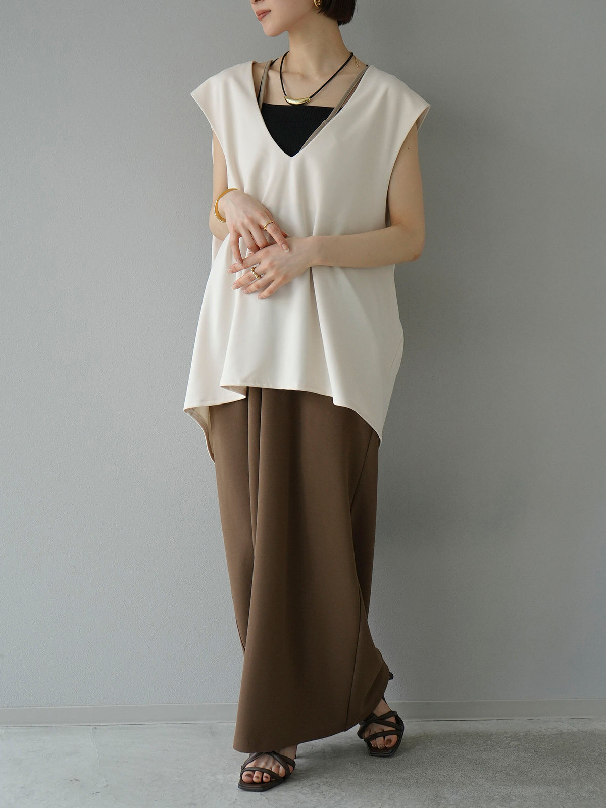 SET]バイカラーレイヤードデザインキャミワンピース+Vネックオーバー
