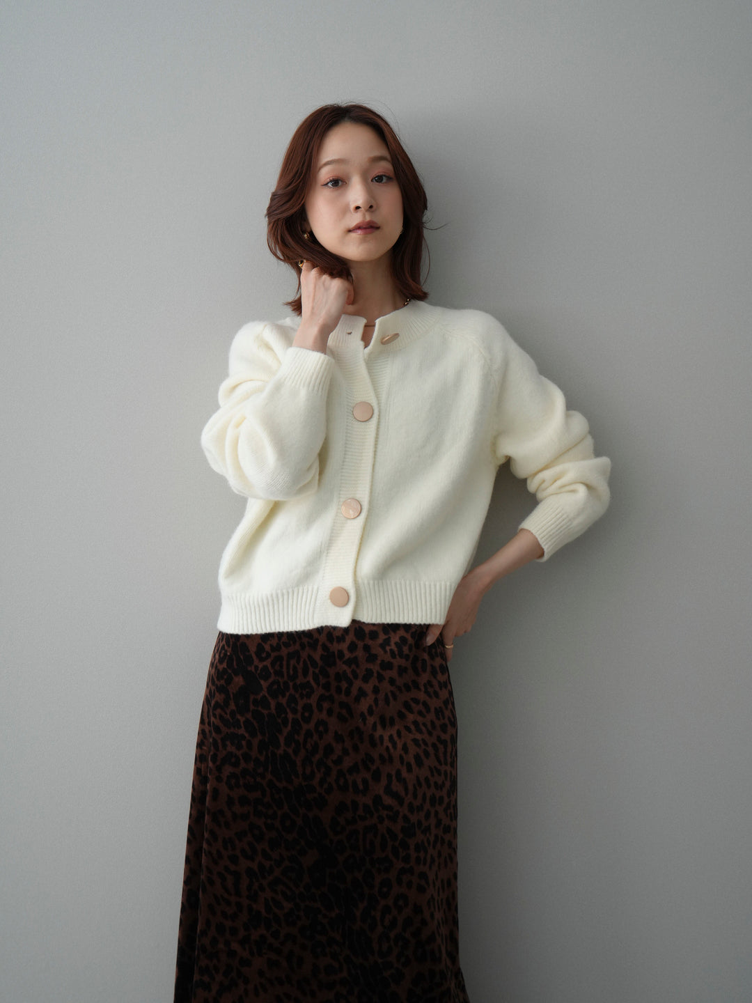 [SET]BIGボタンニットカーディガン+レオパードベロアナロースカート(2set)