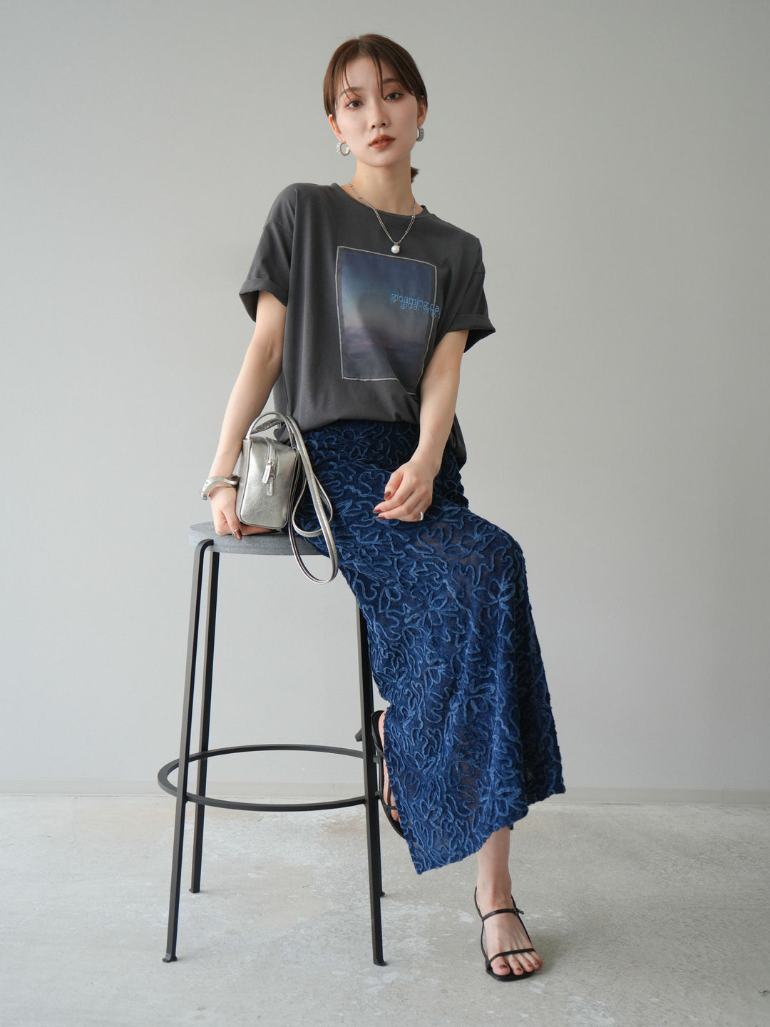 [予約]チュールレイヤードプリントTシャツ/チャコール