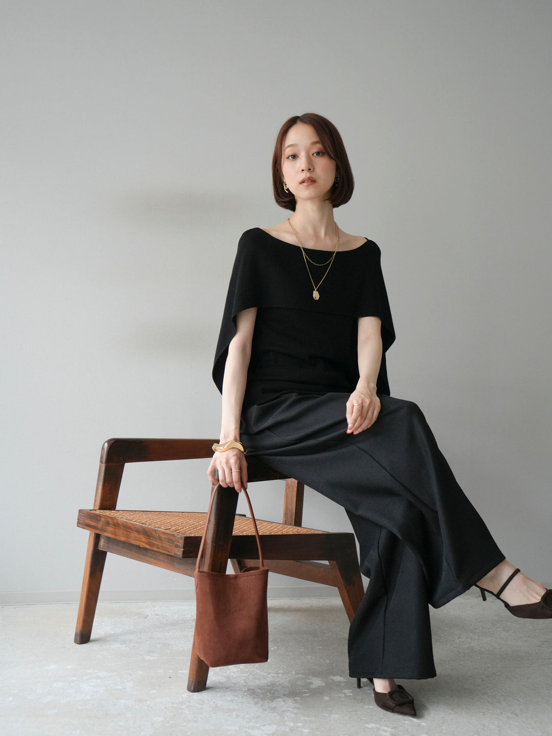 [予約]マントデザインスリットドルマンニット/ブラック