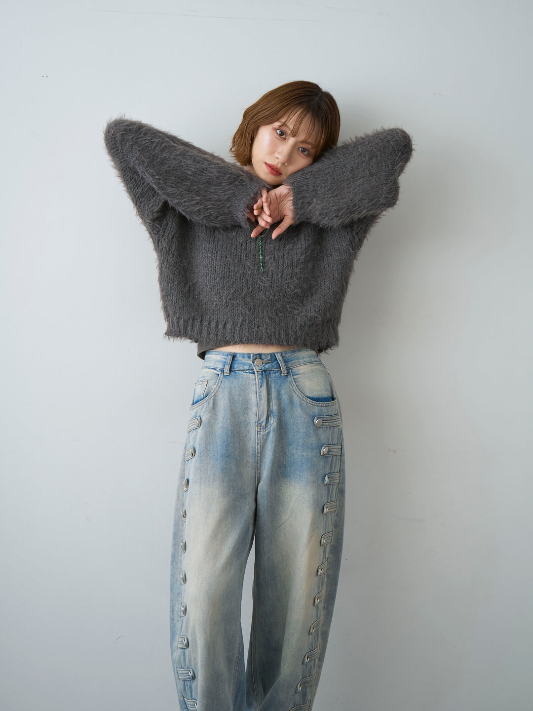 [予約]Vネックシャギークロップニットトップス/charcoal