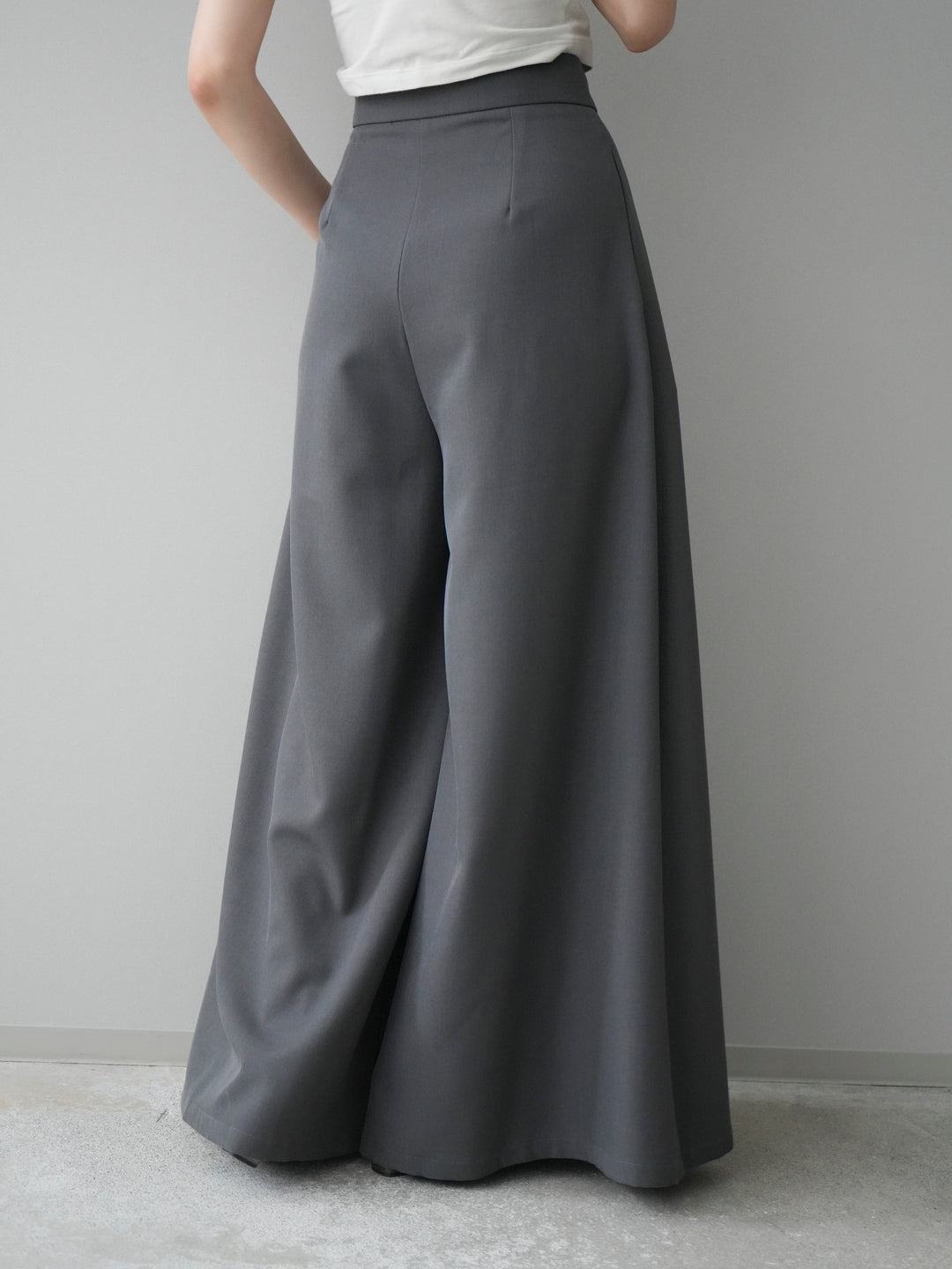 [予約]テープベルトタックバギーパンツ/gray