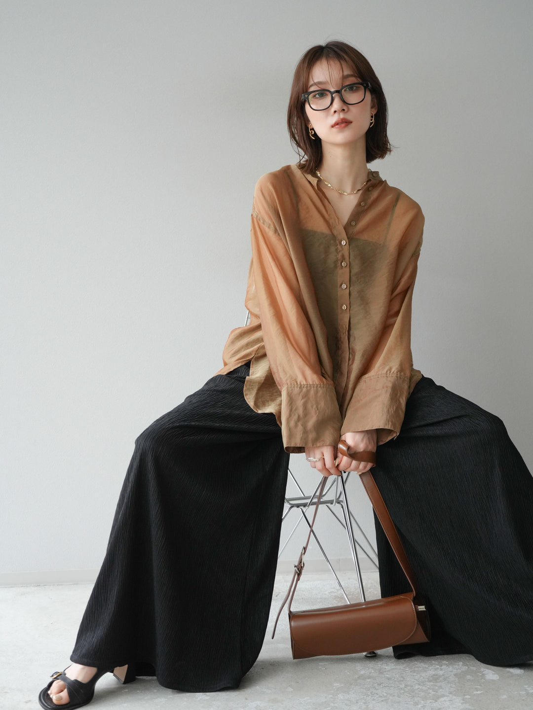 [SET] 亮面透視立領襯衫 + 柳葉寬褲 (2set)