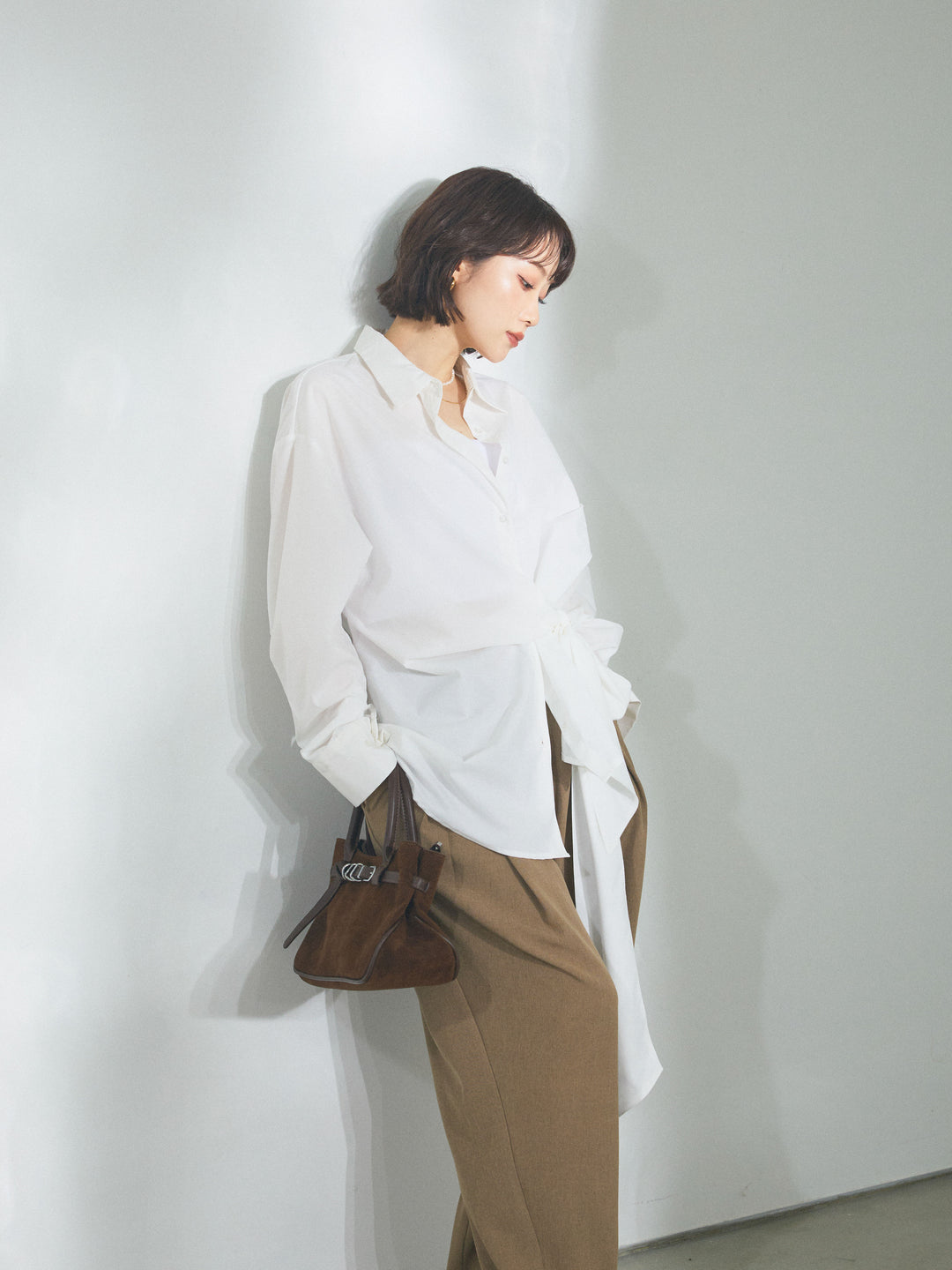 【Allure】[SET]ウエストアシメリボンシャツ+アシンメトリーウエストタックパンツ(2set)