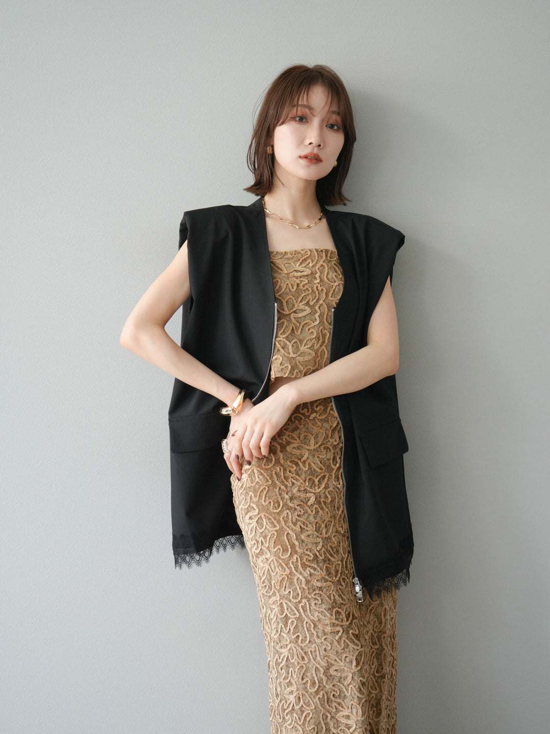 [預購] 雙拉鍊蕾絲下擺背心/黑色