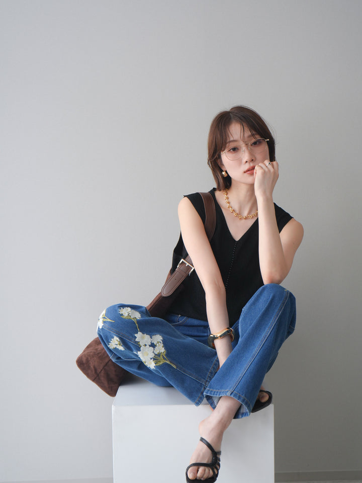 [SET]パールデザインVネックニットトップス+フラワー刺繍ストレートデニム(2set)