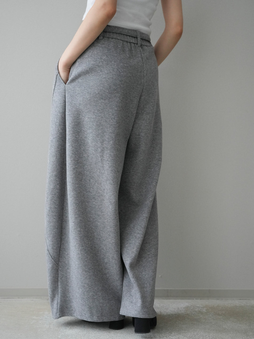 [予約]ウエストベルトカーブラインスエットパンツ/gray