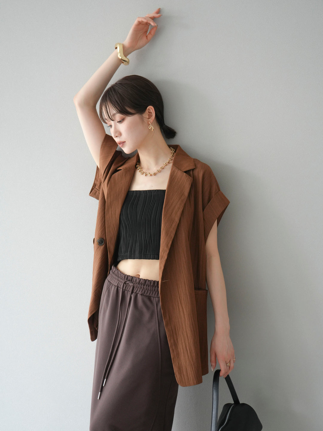 [SET]リネンライクノースリーブダブルジレ+ウェーブパイピングカップ付ベアキャミソール(2set)