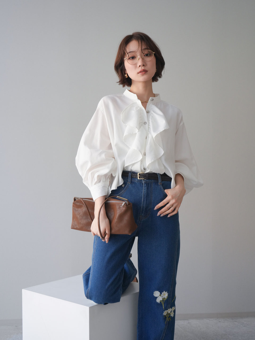 [SET]ラッフルフレアショートブラウス+フラワー刺繍ストレートデニム(2set)