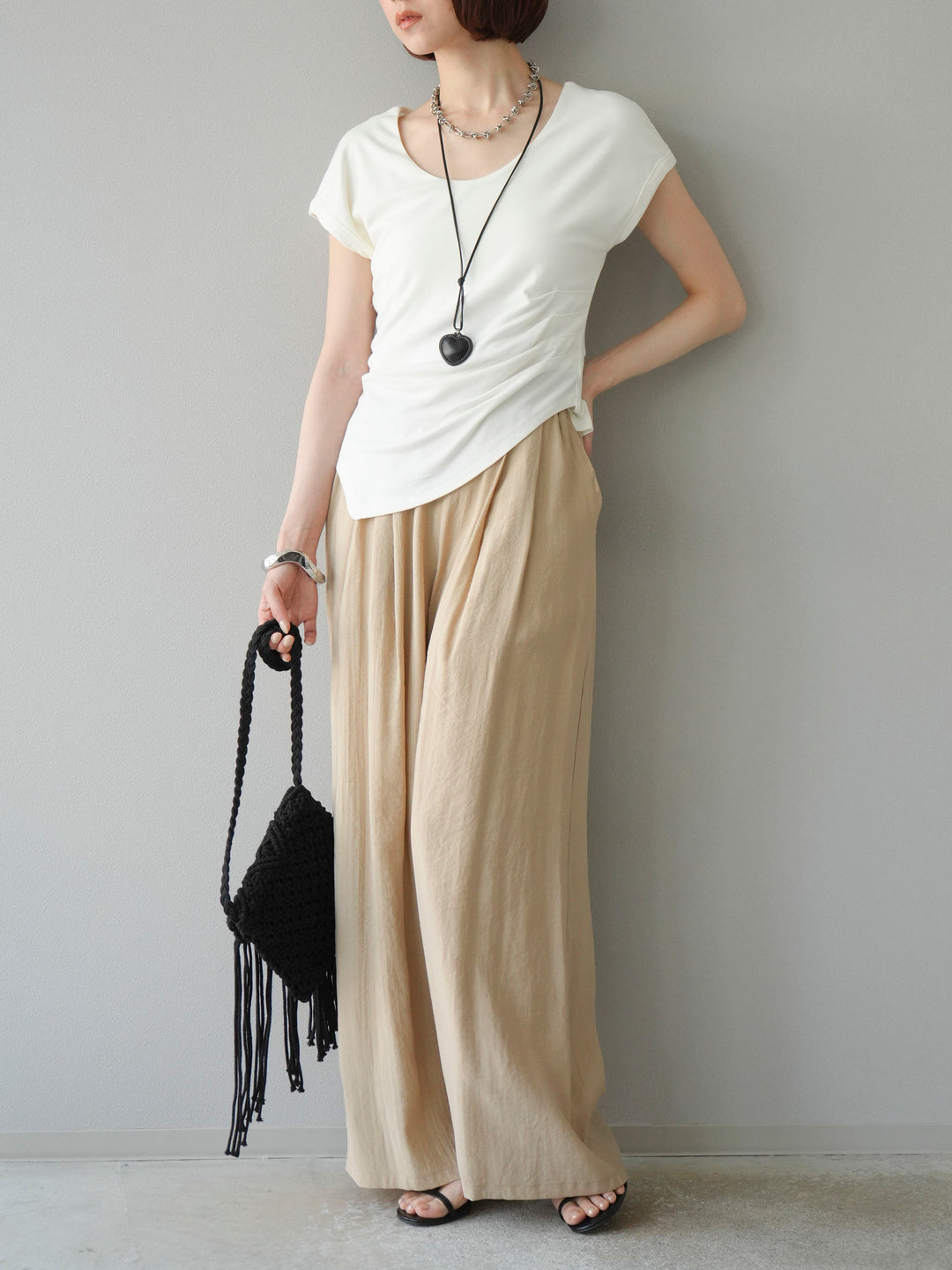 [予約]タックTシャツ＆レザーハートネックレスSET /ホワイト