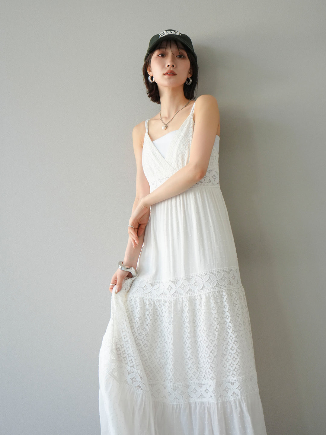 [SET] 蕾絲花邊吊帶裙+網紗羅紋罩杯吊帶背心（2件組）