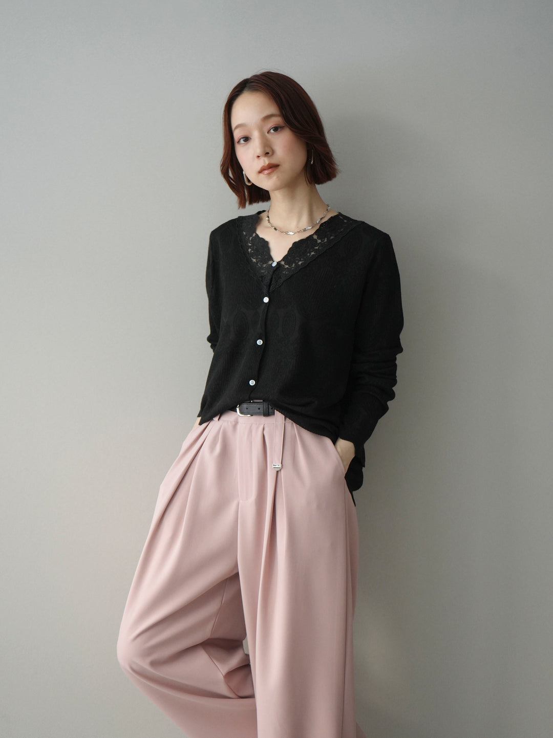 [SET]レースネックジャガードニットカーディガン+ベルト付キーホルダーモチーフワイドパンツ(2set)