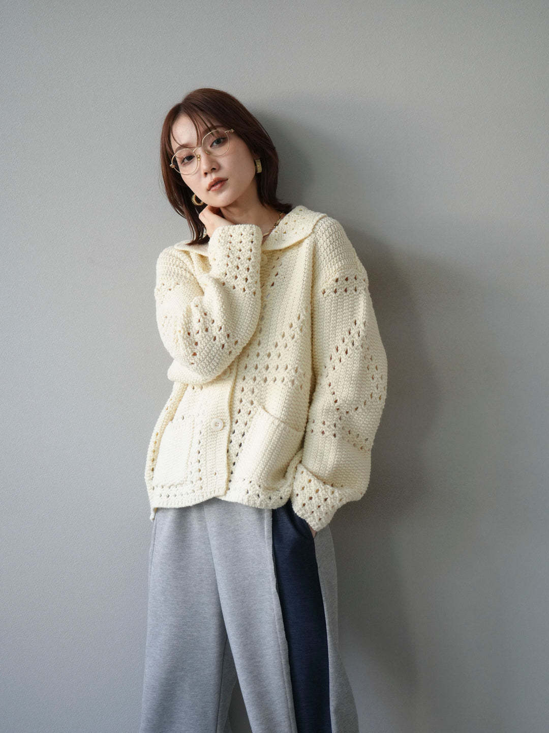 [予約]丸襟透かし編みニットカーディガン/オフ