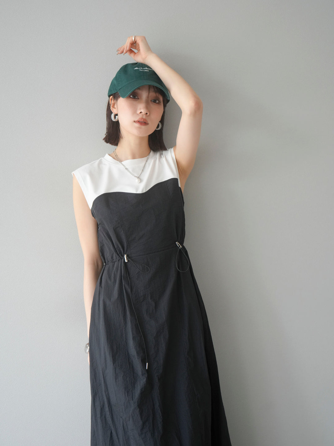 [SET] 剪裁對接尼龍洋裝 + 可選飾品套裝 (2 套)