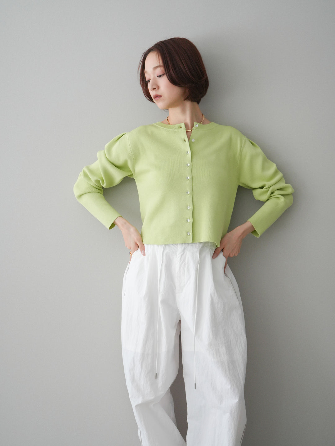 [SET]クリアボタンタックニットカーディガン+ドロストサイドラインナイロンパンツ(2set)