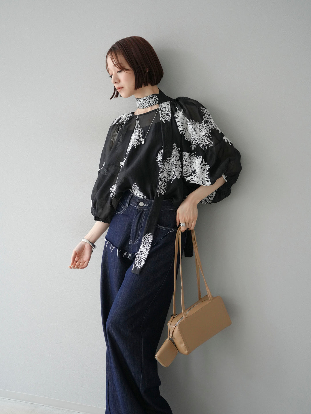 [予約]刺繍シアーバルーンスリーブブラウス/ブラック