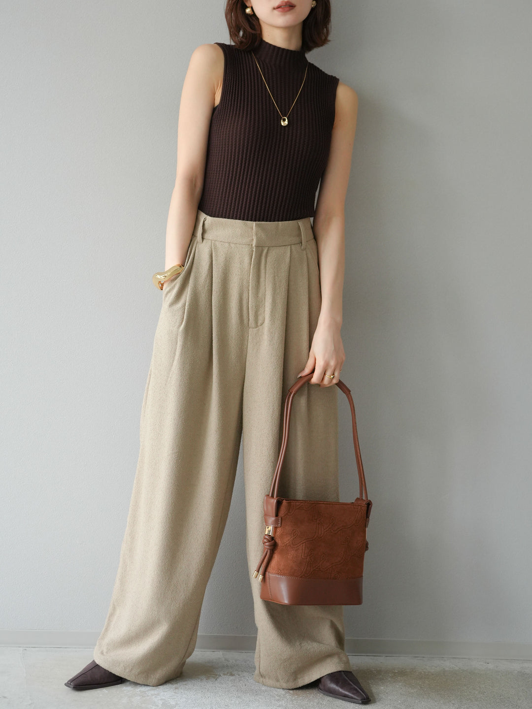 [予約]ボトルネックワッフル編みノースリーブニットトップス/ブラウン