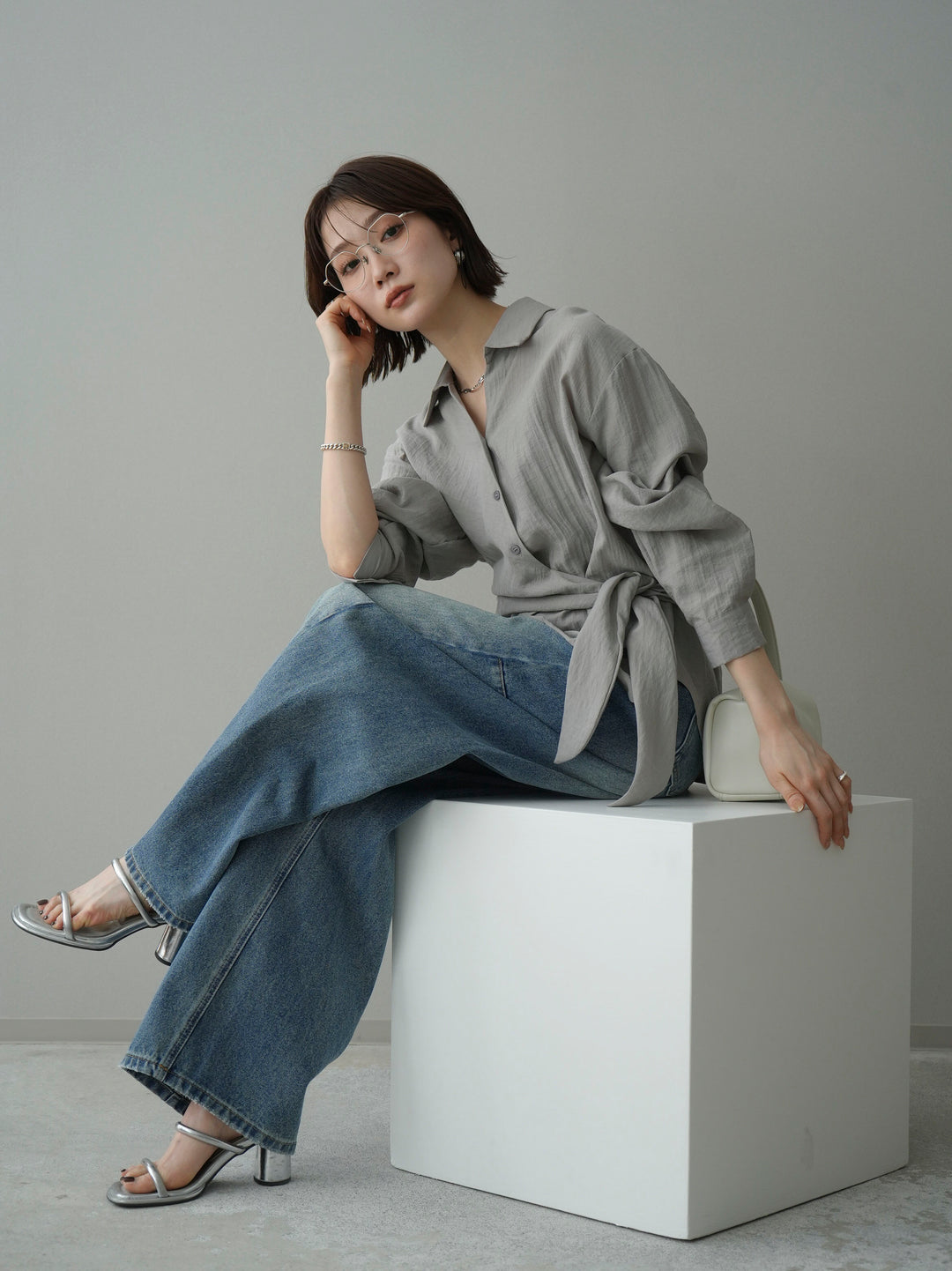 [SET]フロントアシンメトリーブラウス+アシメデザインワイドデニムパンツ(2set)