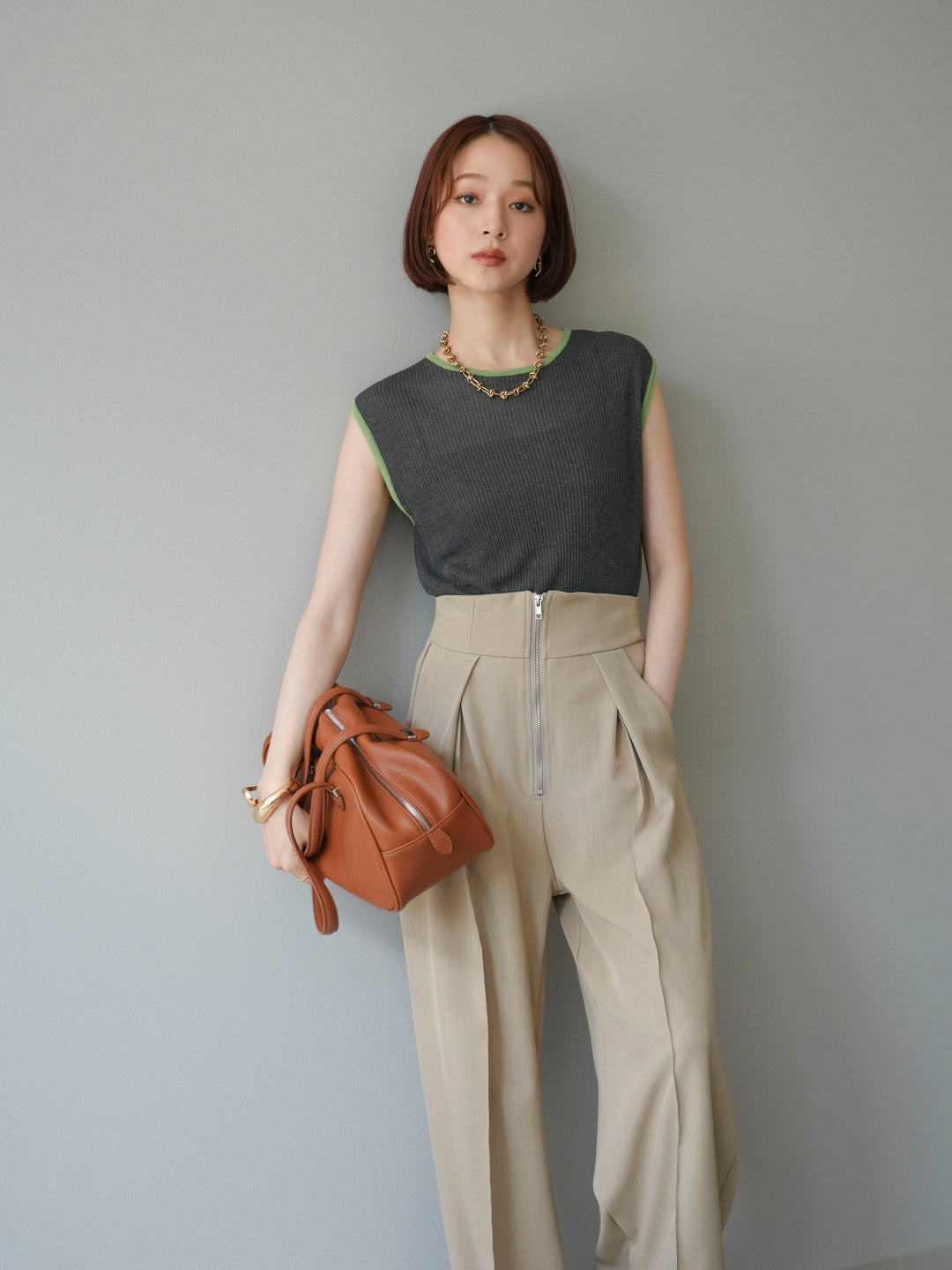 [予約]リネンタッチ配色ニットノースリーブプルオーバー/チャコール