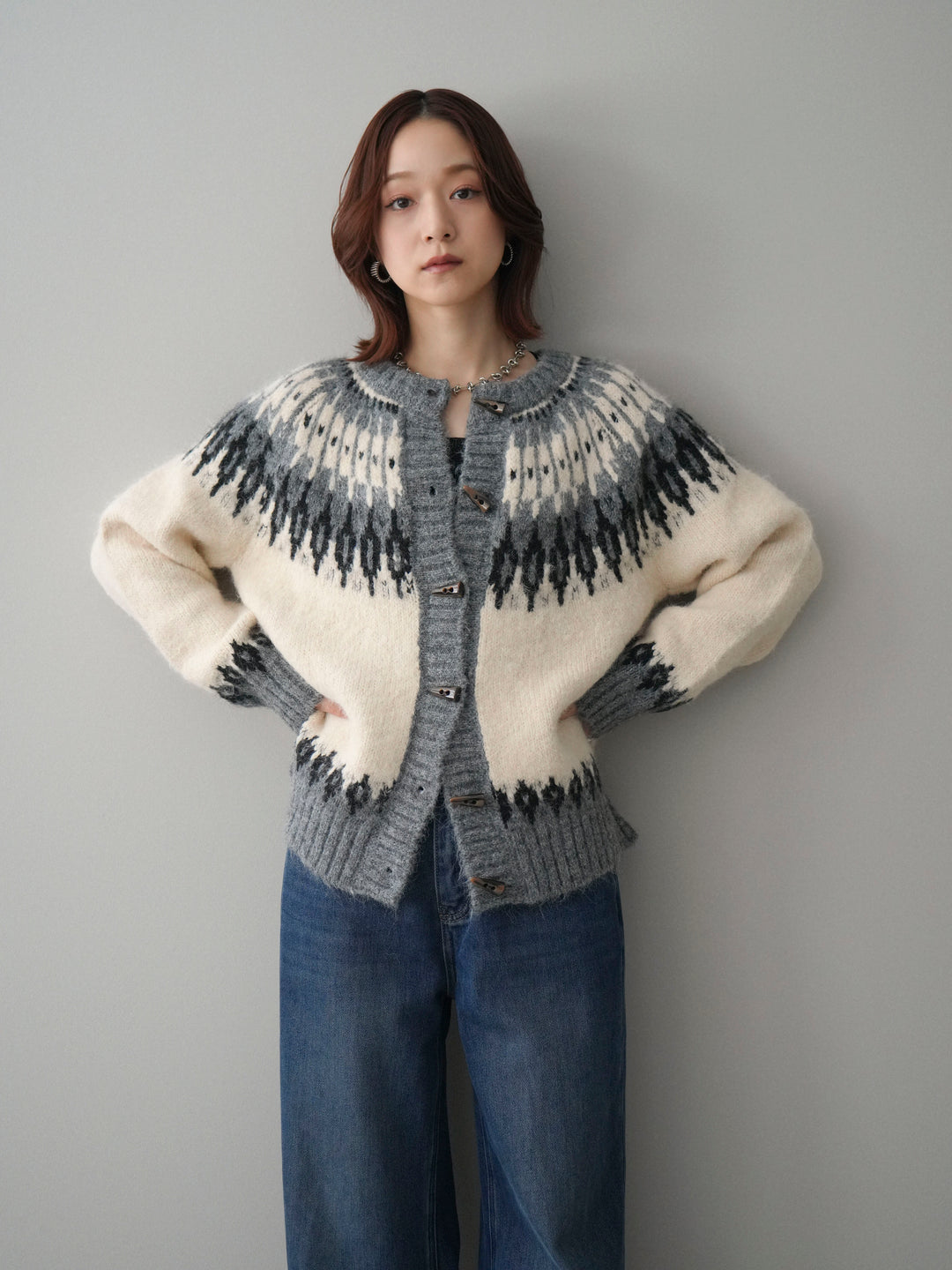 [SET]トグルボタン求心柄ニットカーディガン+裏起毛裾フリンジワイドデニムパンツ(2set)