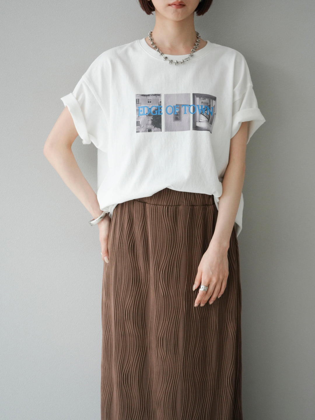 [SET]ネオンロゴコラージュフォトプリントオーバーTシャツ+ウェーブパイピングタイトスカート(2set)