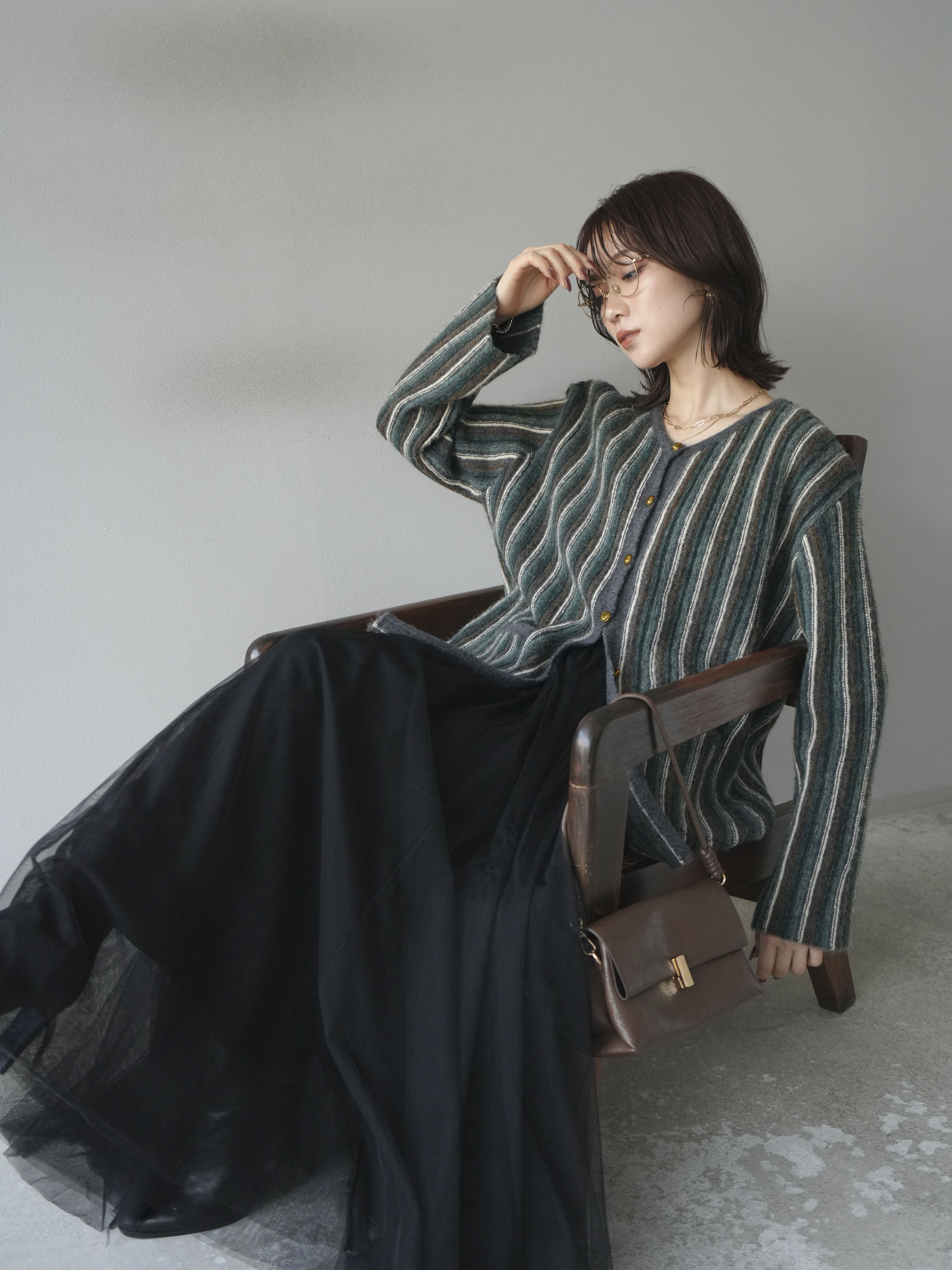 予約]アンティークボタンストライプニットカーディガン/charcoal – Lumier