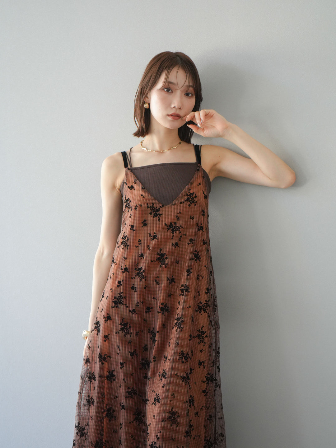 [SET]フロッキーチュールレイヤードベロアキャミワンピース+カップ付きバッククロスキャミソール(2set)