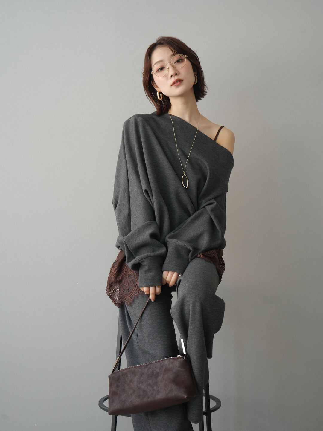 [SET]アシンメトリーオフショルポンチプルオーバー+レーストリムキャミソール+イージーポンチワイドパンツ(3set)