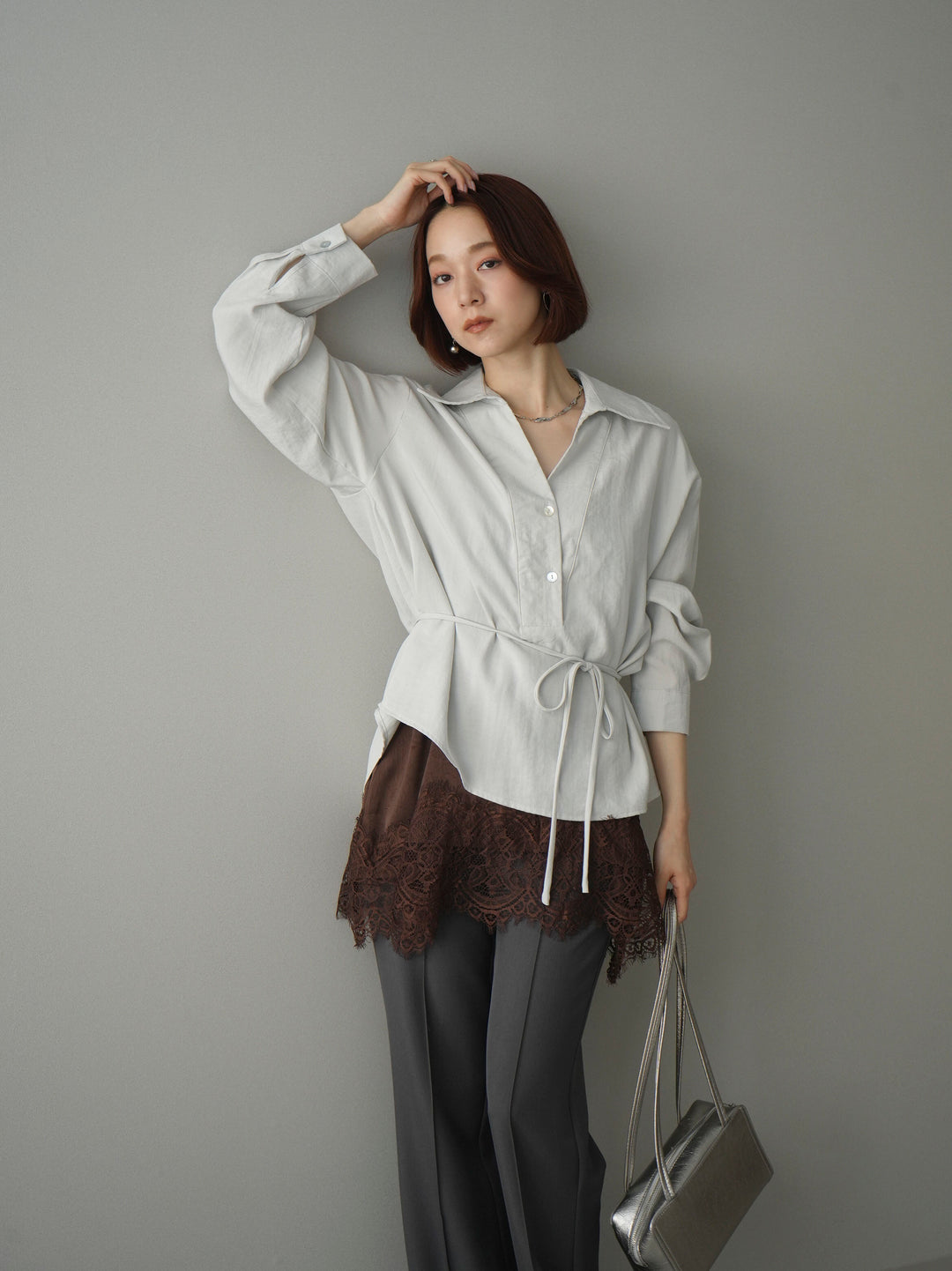 [SET]Vネック変形ラインシャツ+センターシームフレアパンツ(2set)