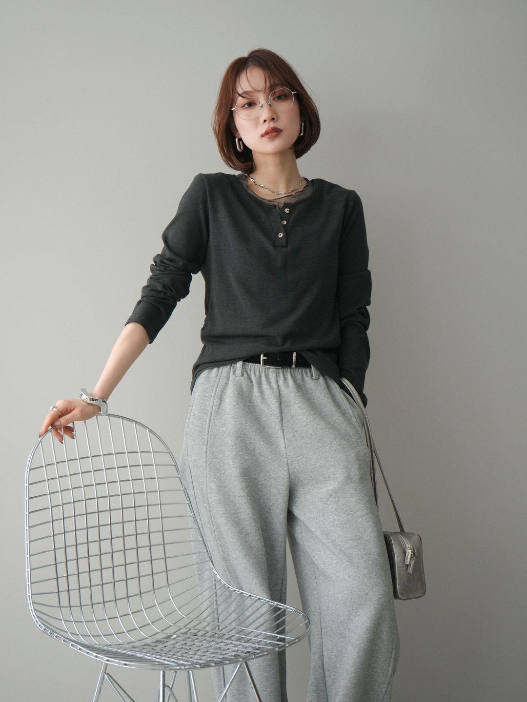 [予約]チュールレイヤードヘンリーネックカットソー/charcoal